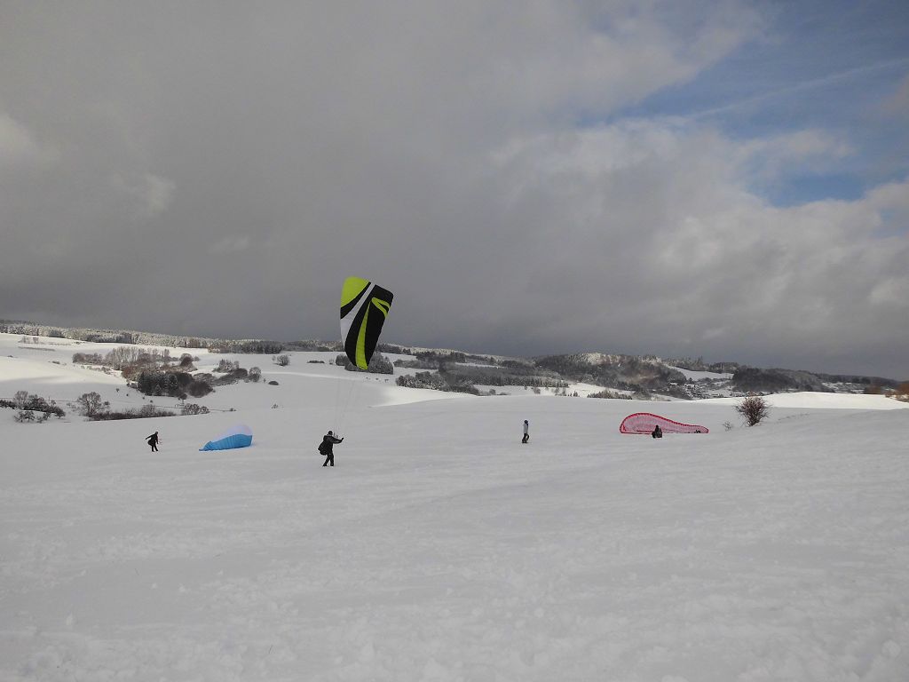 k2015.01.31 HiHai Windrder Groundhandling (2)